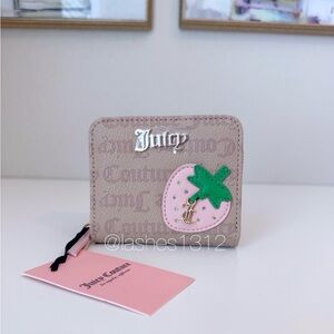 JUICY COUTURE Wallet Freshly Picked Small Zip Around - Beige Pink Strawberry